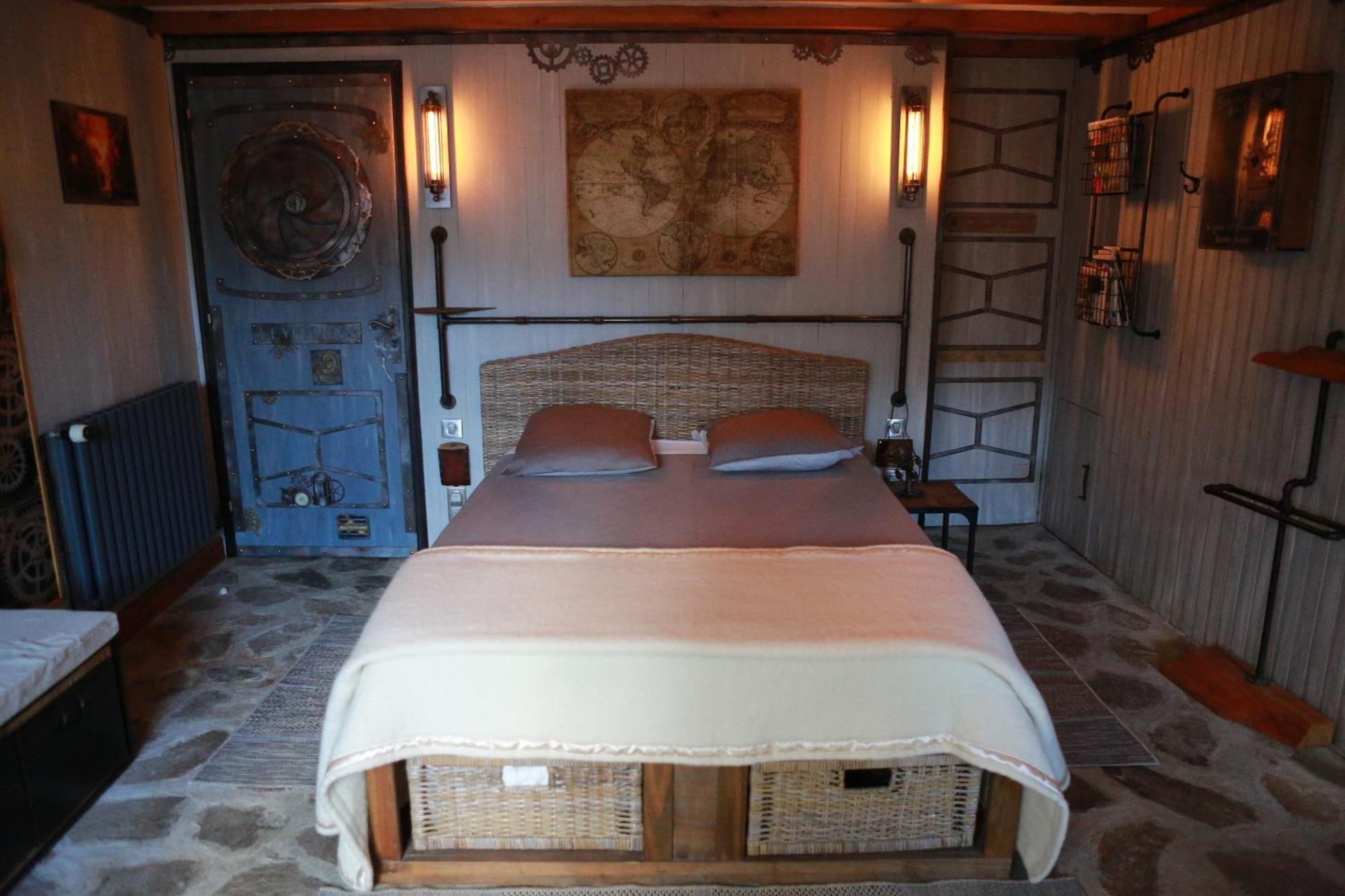 Chambre Steampunk Jules Vernes Bosbonparent Exterior photo